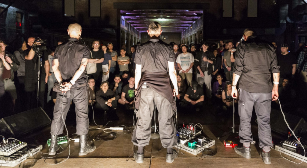 Schimpfluch Gruppe à l’ISSUE Project Room de New York en juin 2016.